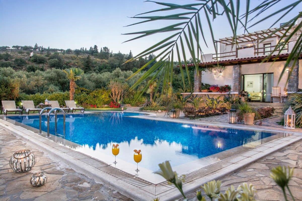 Chania Secluded Gem - Kallithea Private Pool Villa Pemonia ภายนอก รูปภาพ